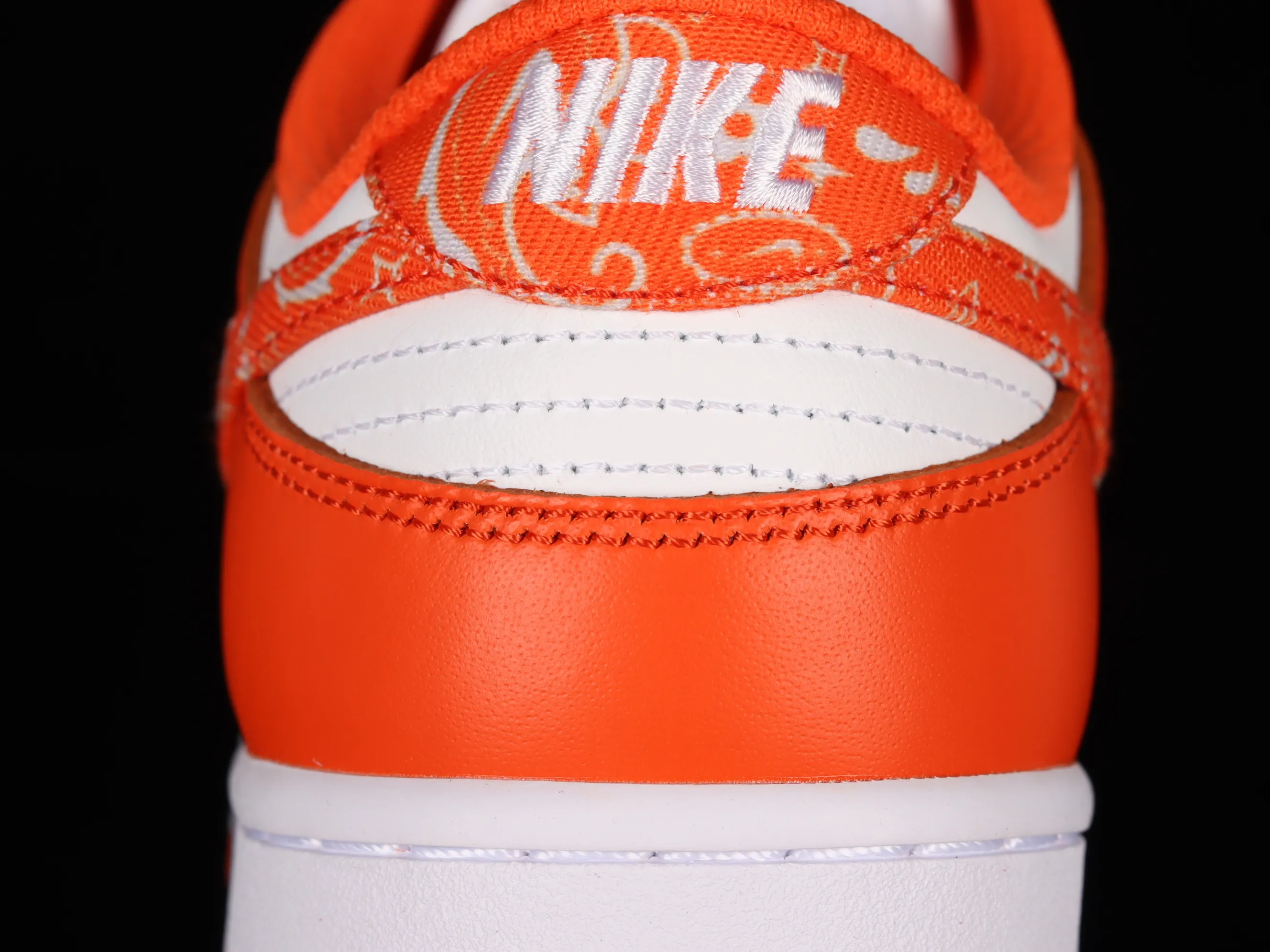 All Categories Nk SB Dunk Series Nk SB Dunk Low Low-top Sneakers F Version Nk Dunk Low "White Orange" Cashew Flower White Orange SB Smashed Backboard Fashion Casual Sneakers DH4401-103